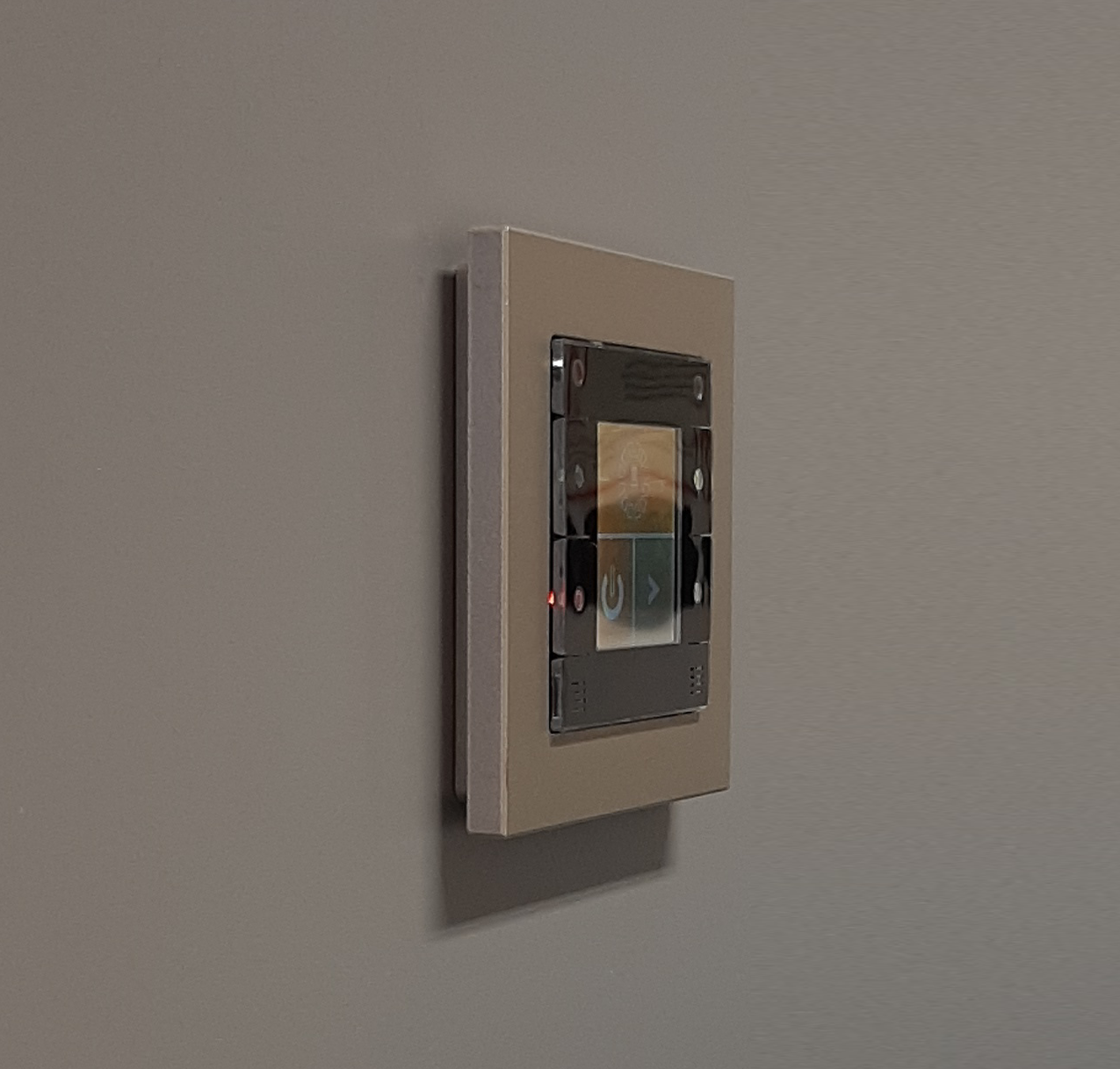 smart room controller ulux switch