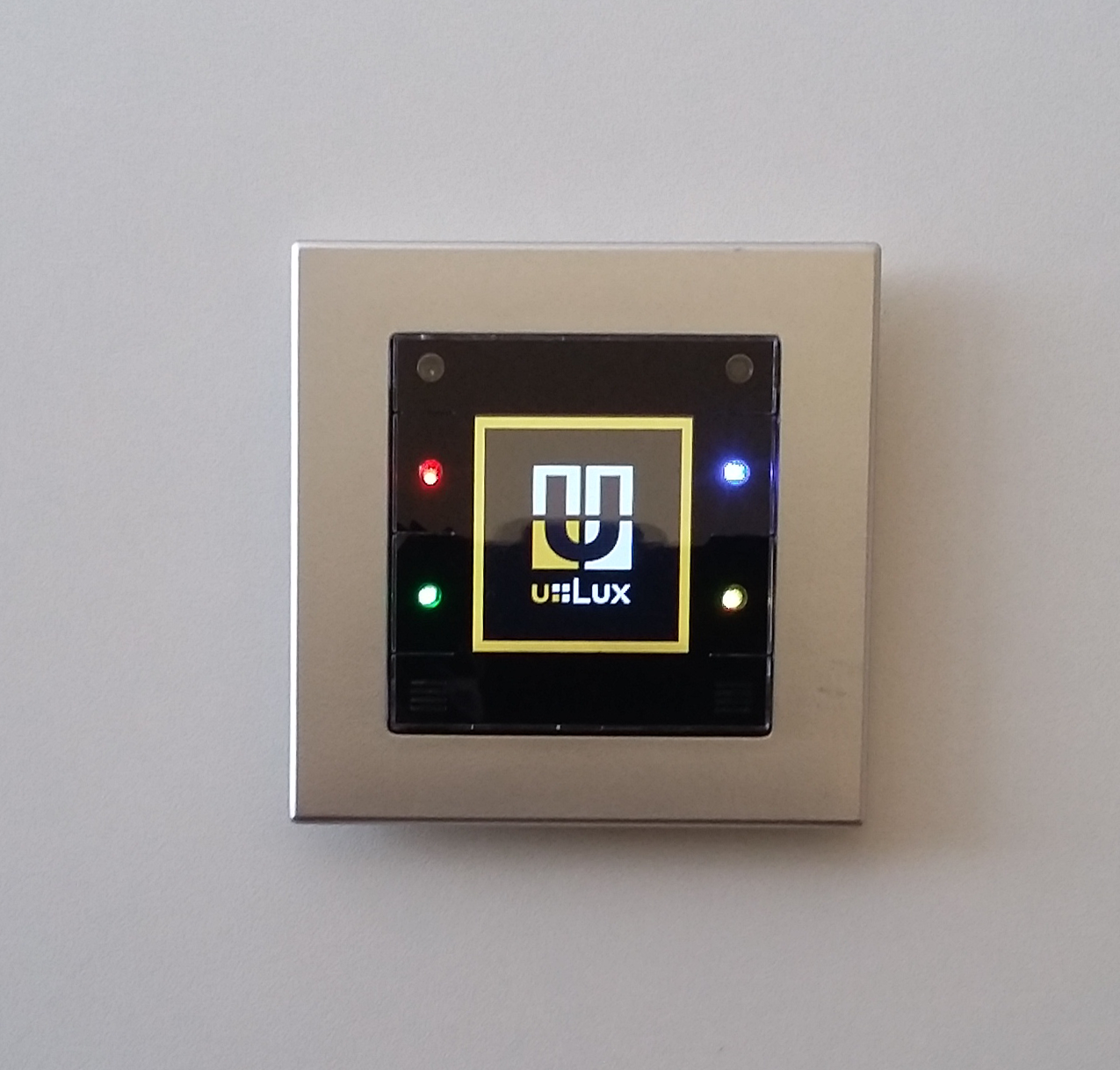 room control ulux Display