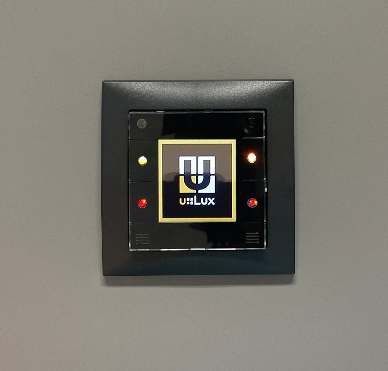 uLux room control, smart, display